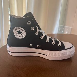 NEW Chuck Taylor All Star Lift Platform size 8 women’s